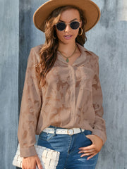 Camisa de manga larga con cuello alto y talla grande