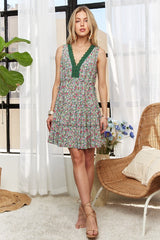 Vestido mini sin mangas con escote en V y detalle de encaje ADORA