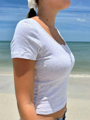 Camiseta de manga corta con detalle de botones Devine