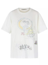 Men's artistic round-neck graphic T-shirt made from a slightly stretchy cotton-spandex blend.