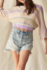 Top de manga tres cuartos con cuello redondo y rayas en contraste