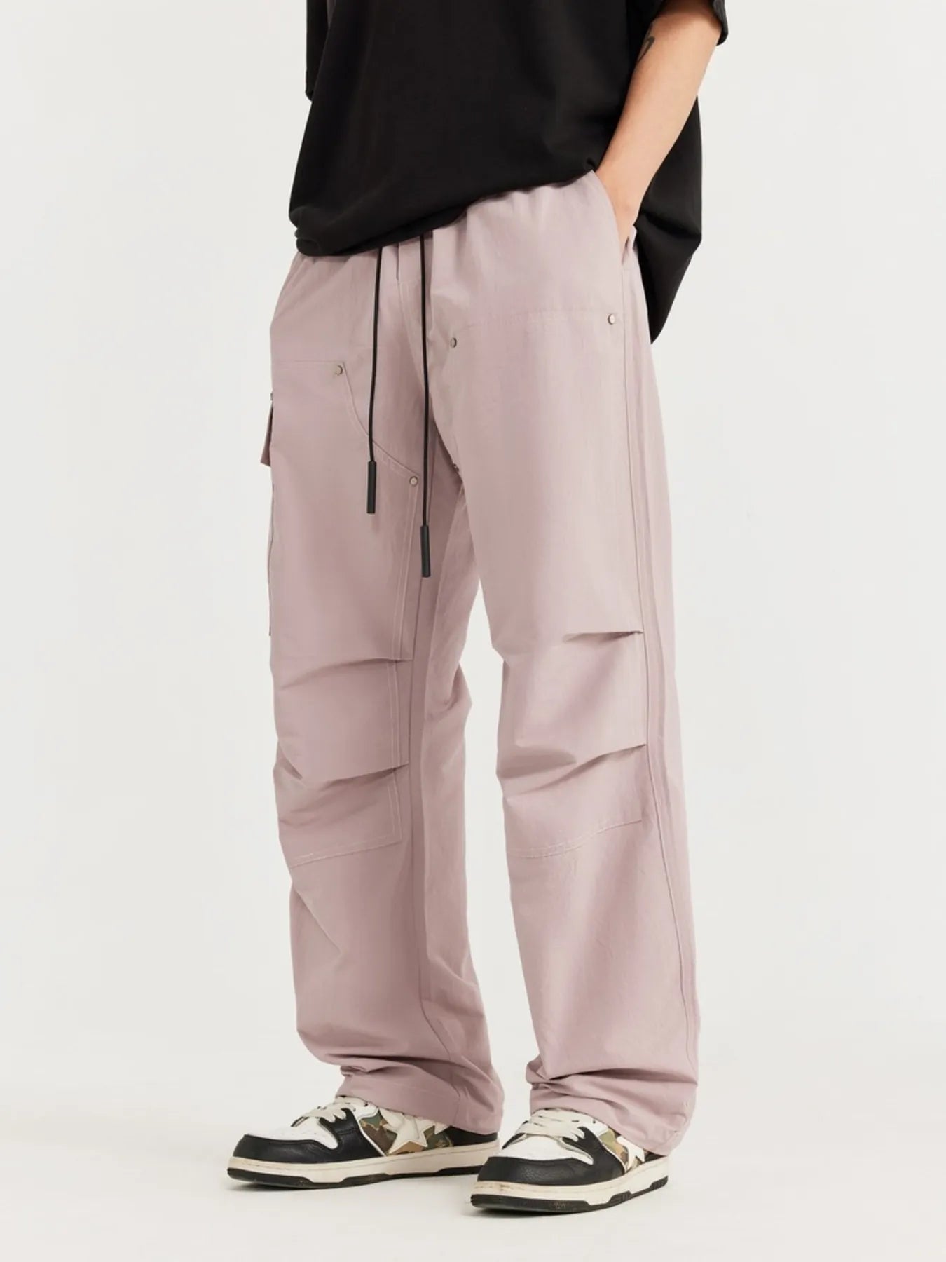 mens-wide-leg-cargo-pants-09