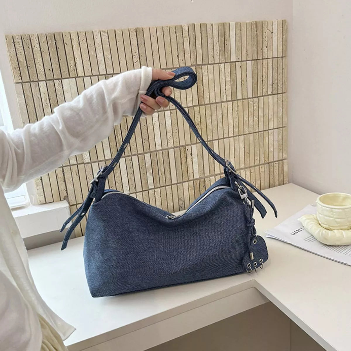 adjustable-strap-denim-shoulder-bag-04