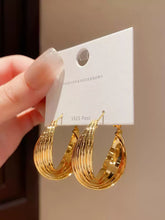 14k Gold Tone Ribbed Hoop Earrings