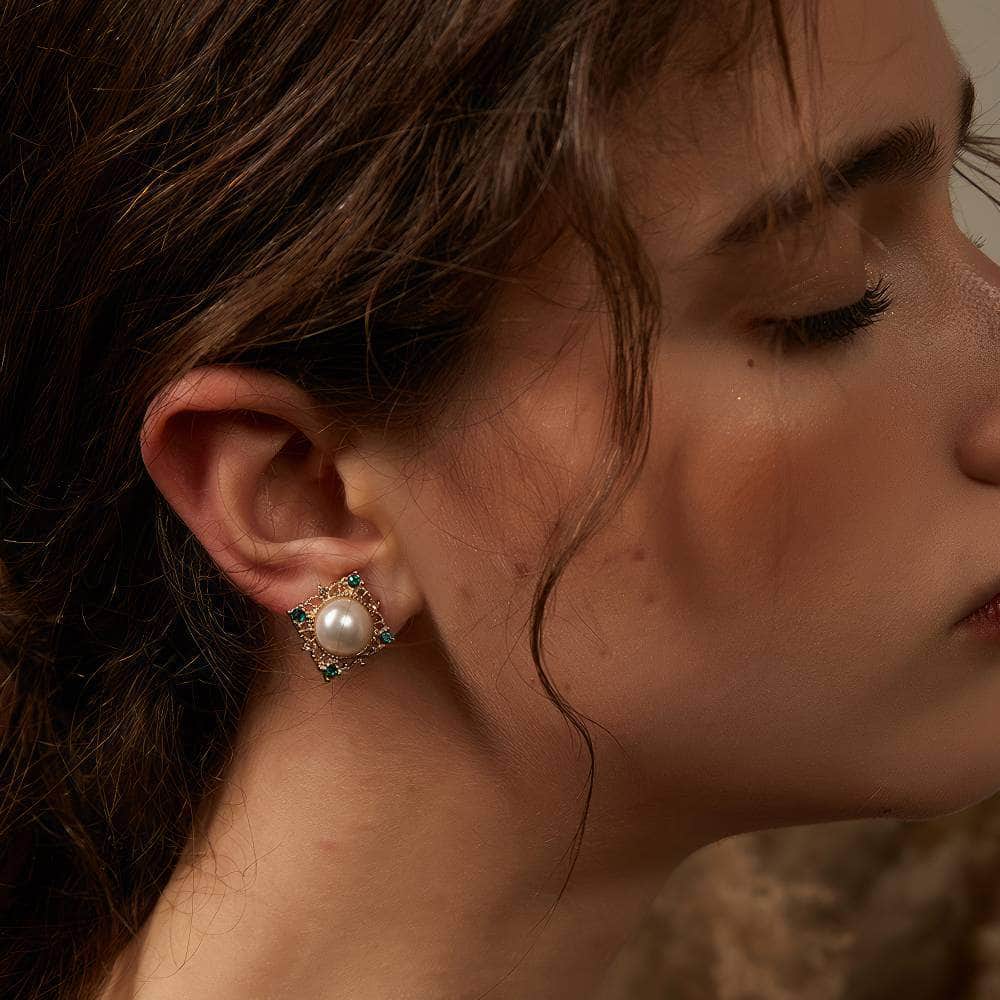 14K Gold Emerald Gemstone Victorian Earrings