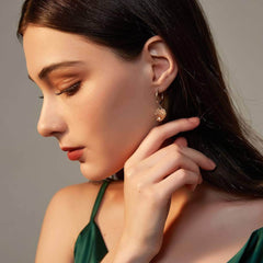 14K Gold Heart-Shaped Irregular Cut Amber Hoop Earrings Gold