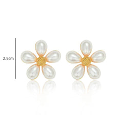 14k Gold Honeycomb Floral Shaped Stud Earrings