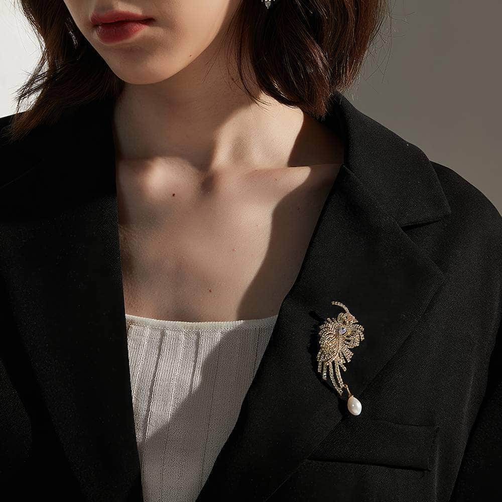 14k Gold Leaf Decor Paved Crystal Pearly Brooch White