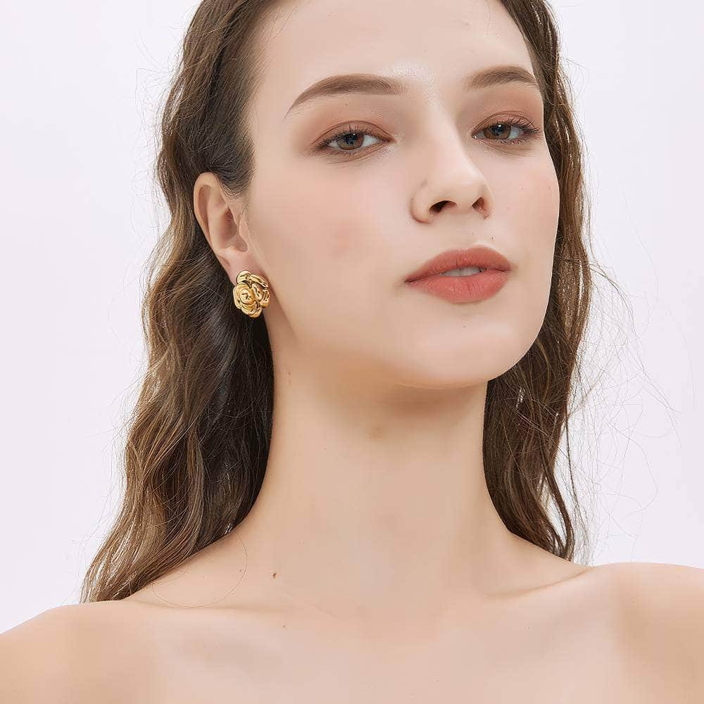 14K Gold Vintage 3D Floral Earrings Gold