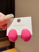 14mm Fuchsia Round Resin Stud Earrings