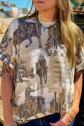 Camiseta de manga corta con cuello redondo y estampado de vaquero