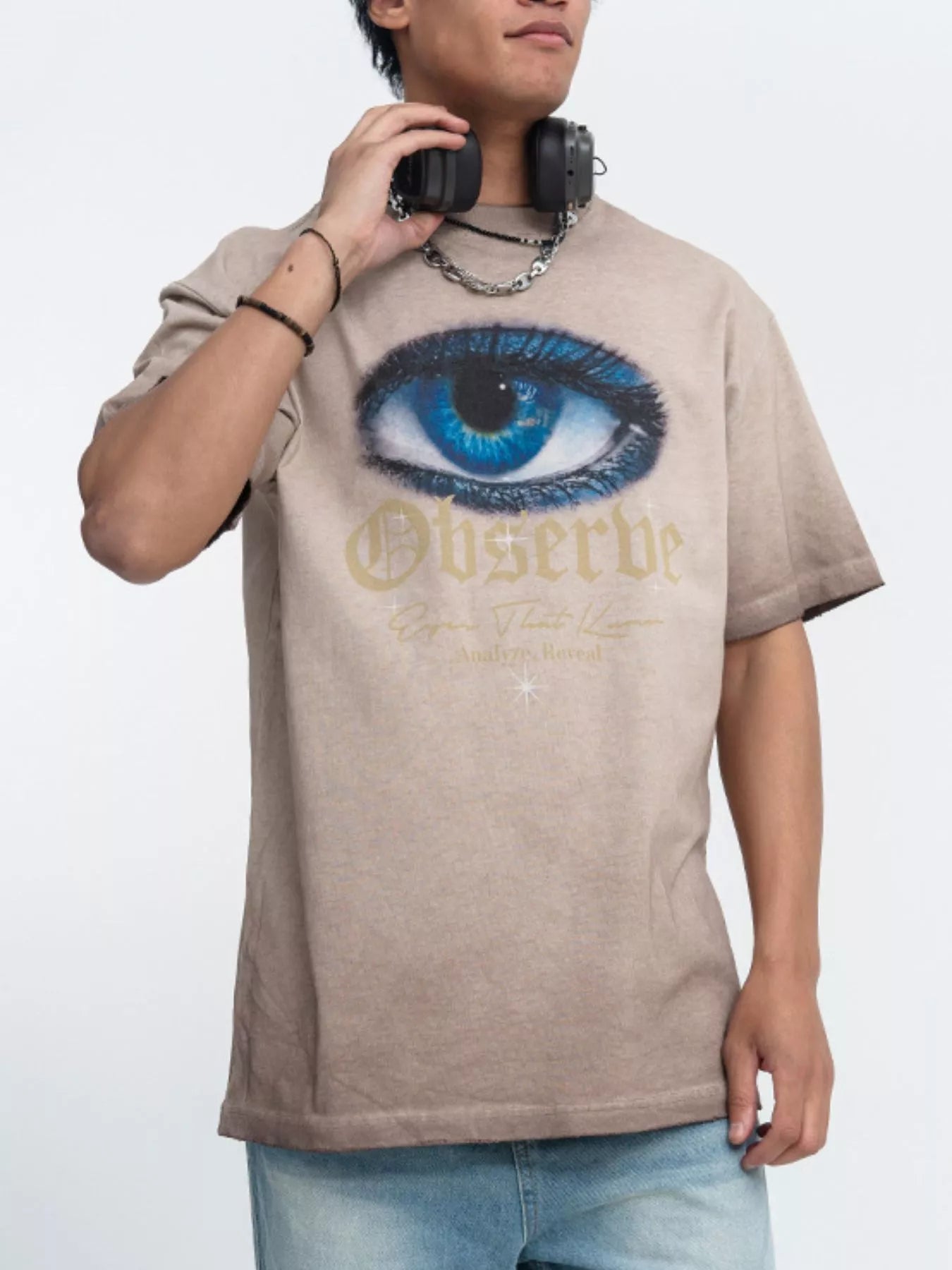 Men's oversized cotton T-shirt with an eye graphic and short sleeves.