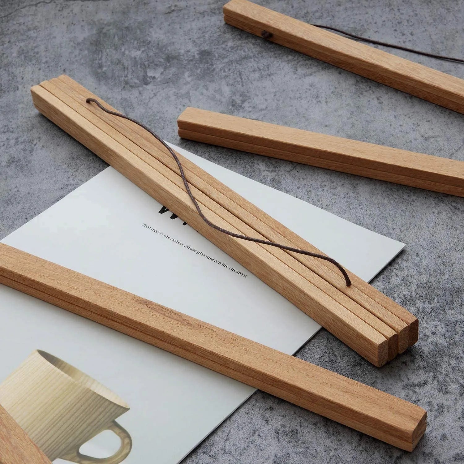 1PC Magnetic Wooden Picture Hanger