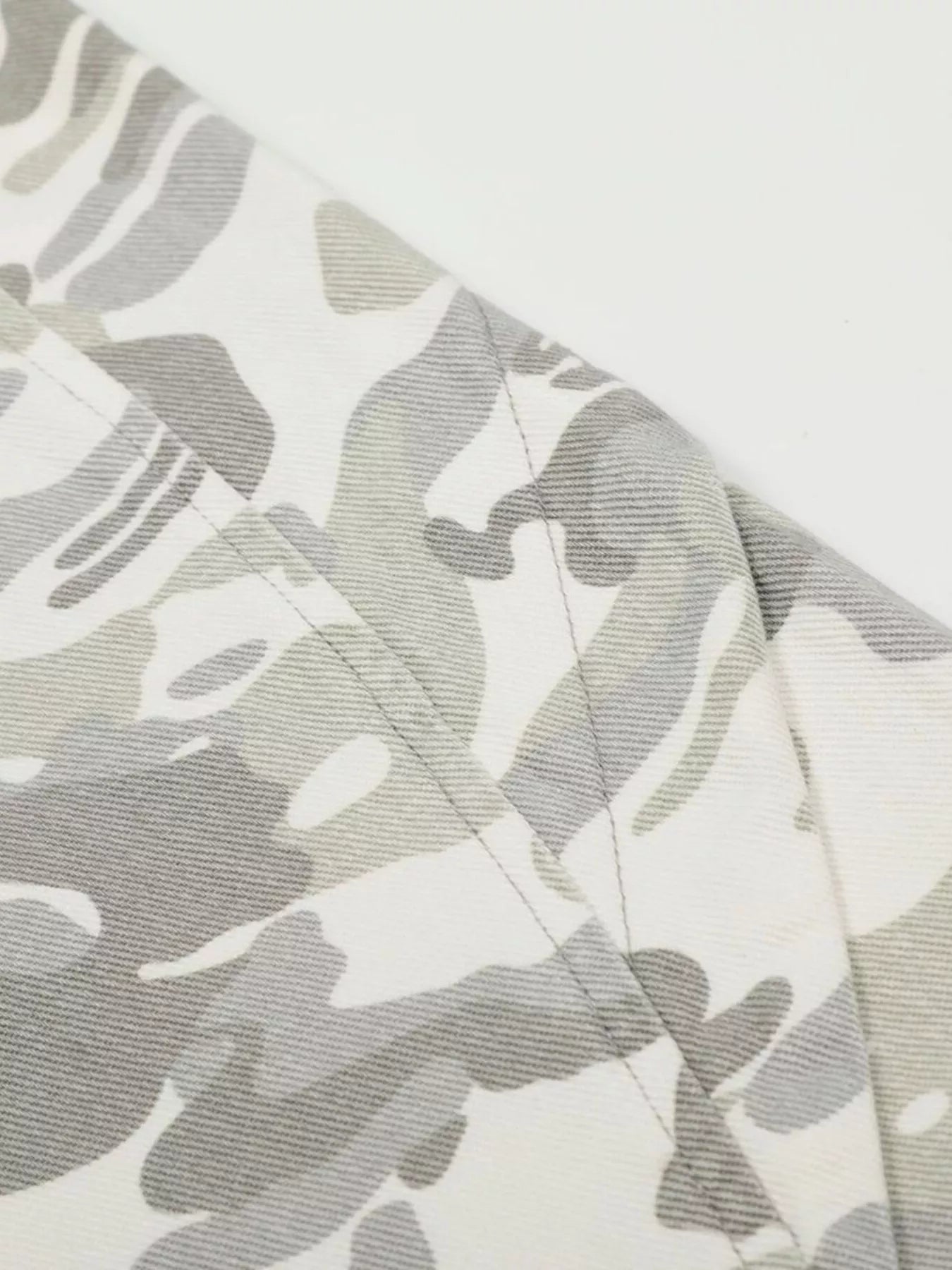 mens-camouflage-wide-leg-cargo-pants-07