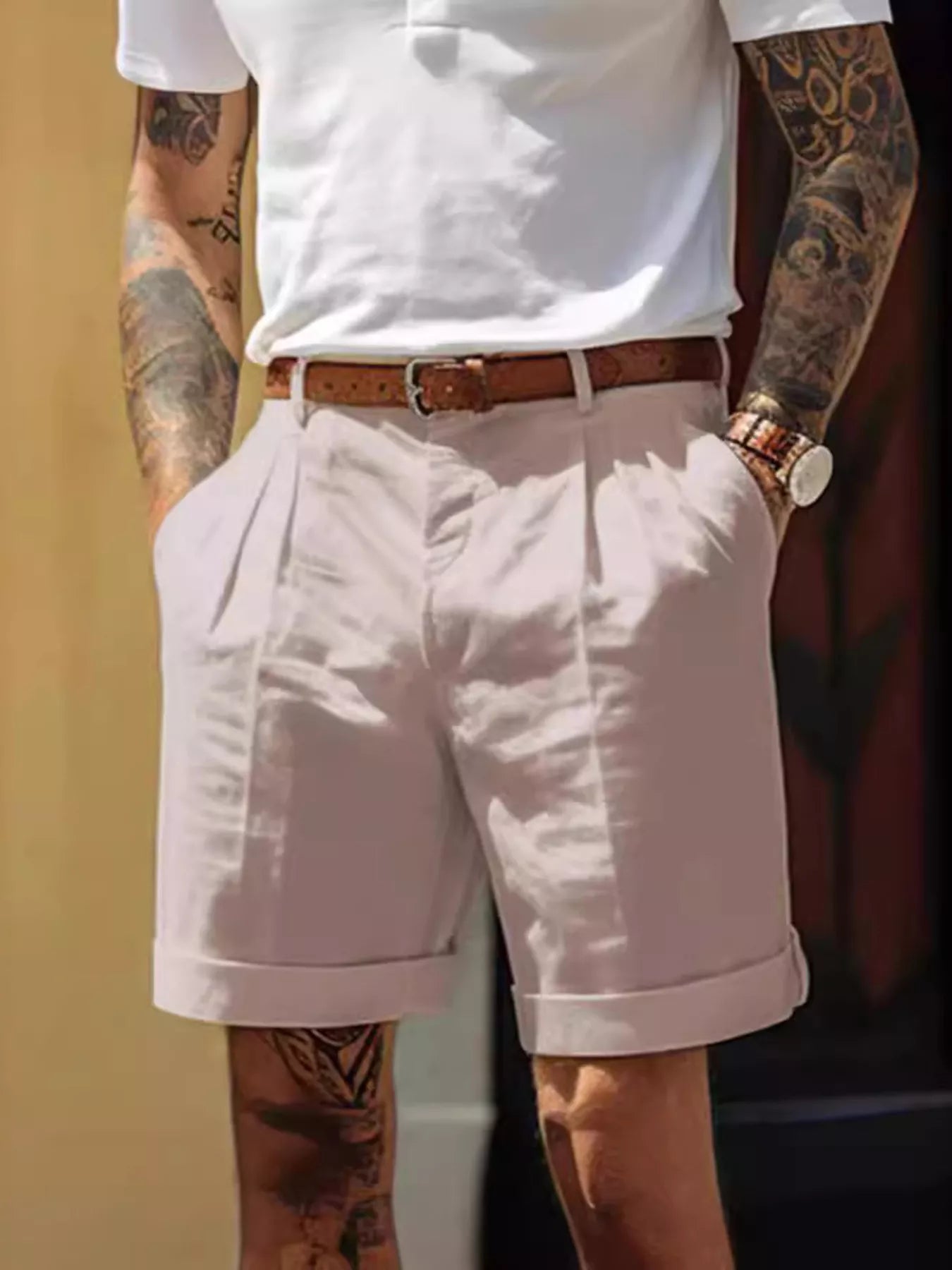 Men's classic pleated shorts with pockets in the Dust Storm color.