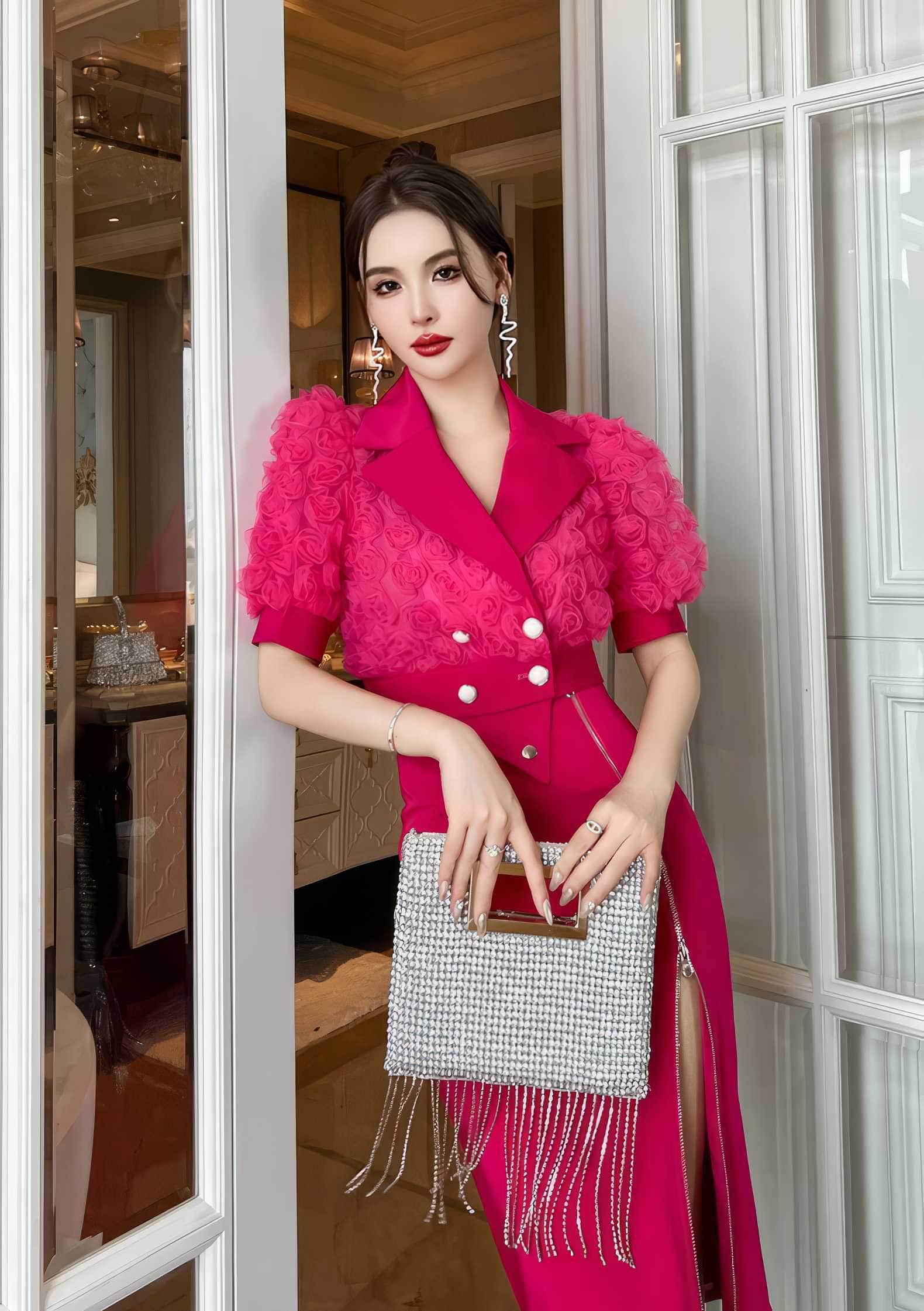 3D Rose Detailed Collared Puff Sleeve Top