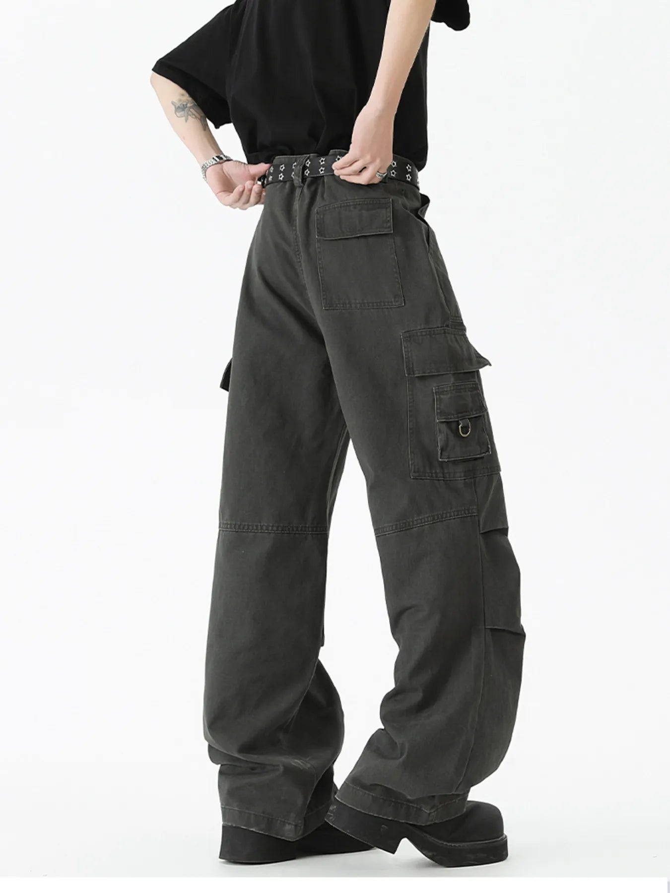mens-wide-leg-cargo-pants-with-ruched-detail-03