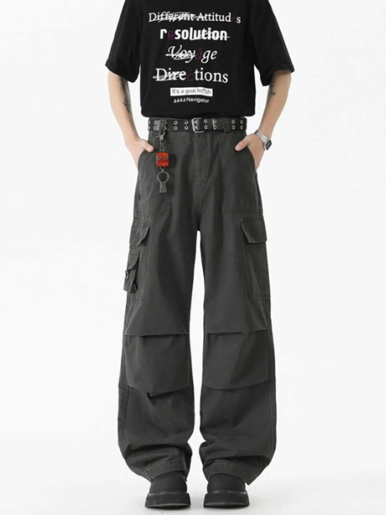 mens-wide-leg-cargo-pants-with-ruched-detail-01