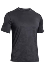Men's round-neck active T-shirt with supplier-listed seamless construction.