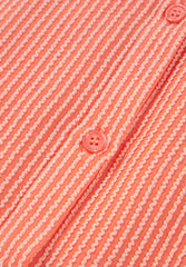 Camisa de media manga con botones y cordón, de corte alto y bajo