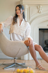 Vestido camisero de manga larga con muescas y chaleco de crochet de Annie Wear