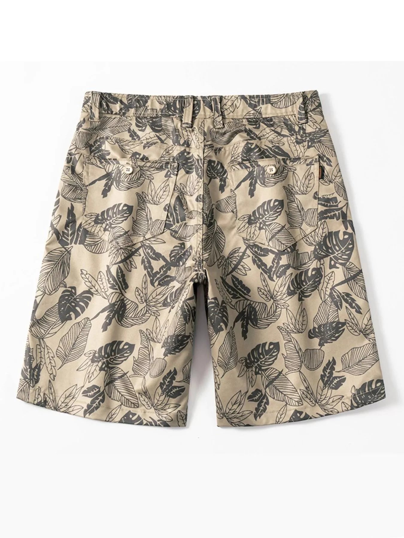 Men's printed loose fit shorts with pockets.