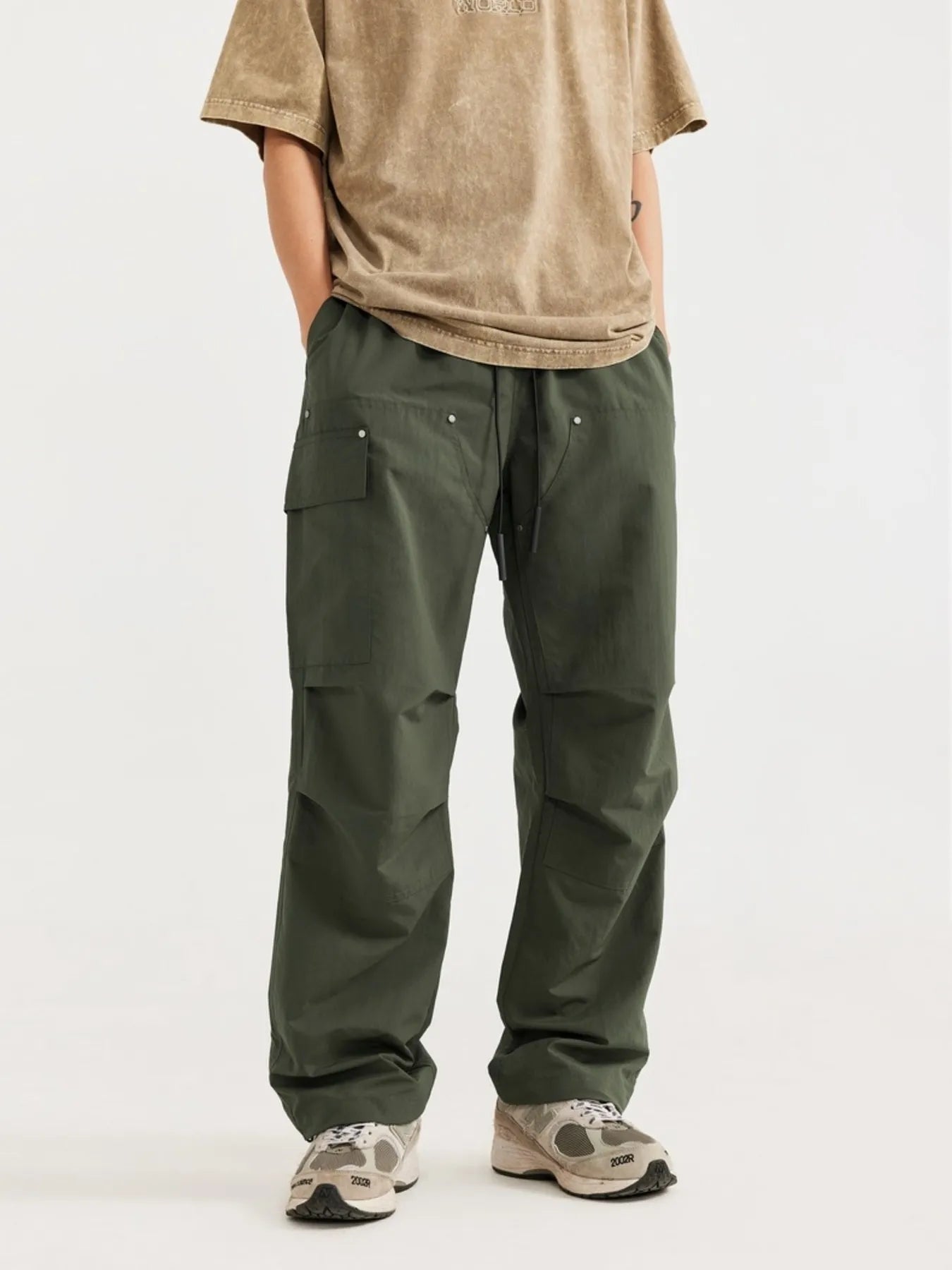 mens-wide-leg-cargo-pants-01