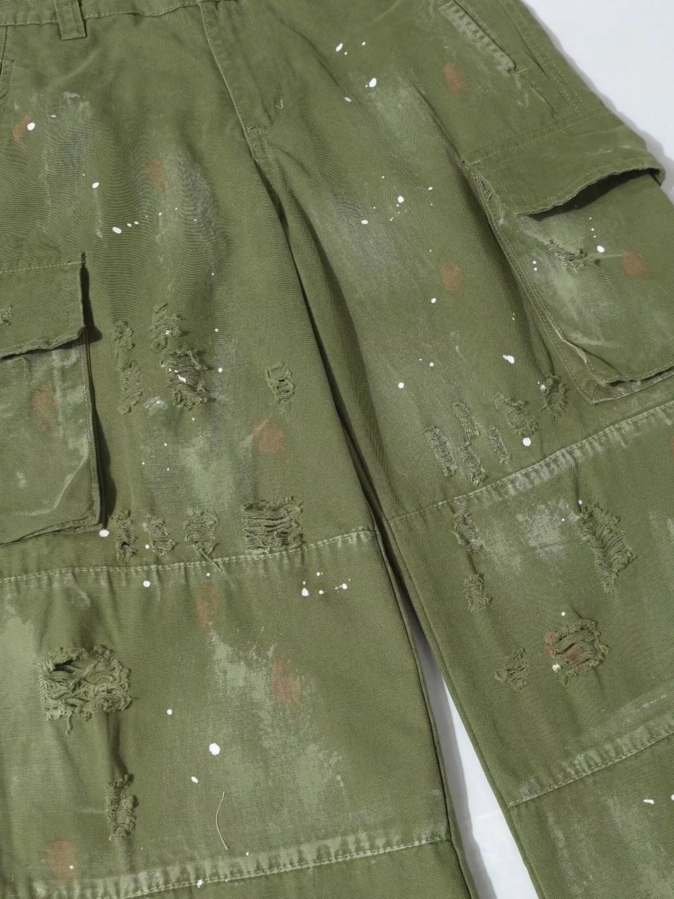 mens-distressed-cargo-pants-with-paint-splatter-03