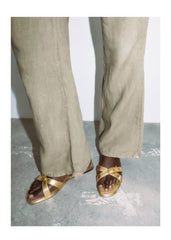 Brown Leather Metal Big Toe Ring Flat Sandals