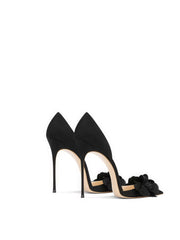 Chic Pumps with Floral Applique and Pointed Toe