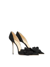 Chic Pumps with Floral Applique and Pointed Toe