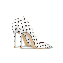 Zapatos de tacón puntiagudos con lunares