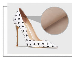 Zapatos de tacón puntiagudos con lunares