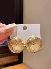 Ribbed Gold Stud Earrings