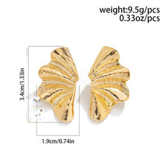Wrinkled Scallop Shell Stud Earrings