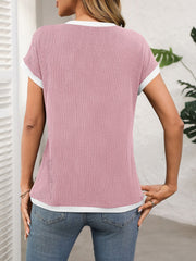 Camiseta de manga corta con cuello redondo y ribete en contraste