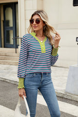 Top de manga larga con muescas y rayas en contraste