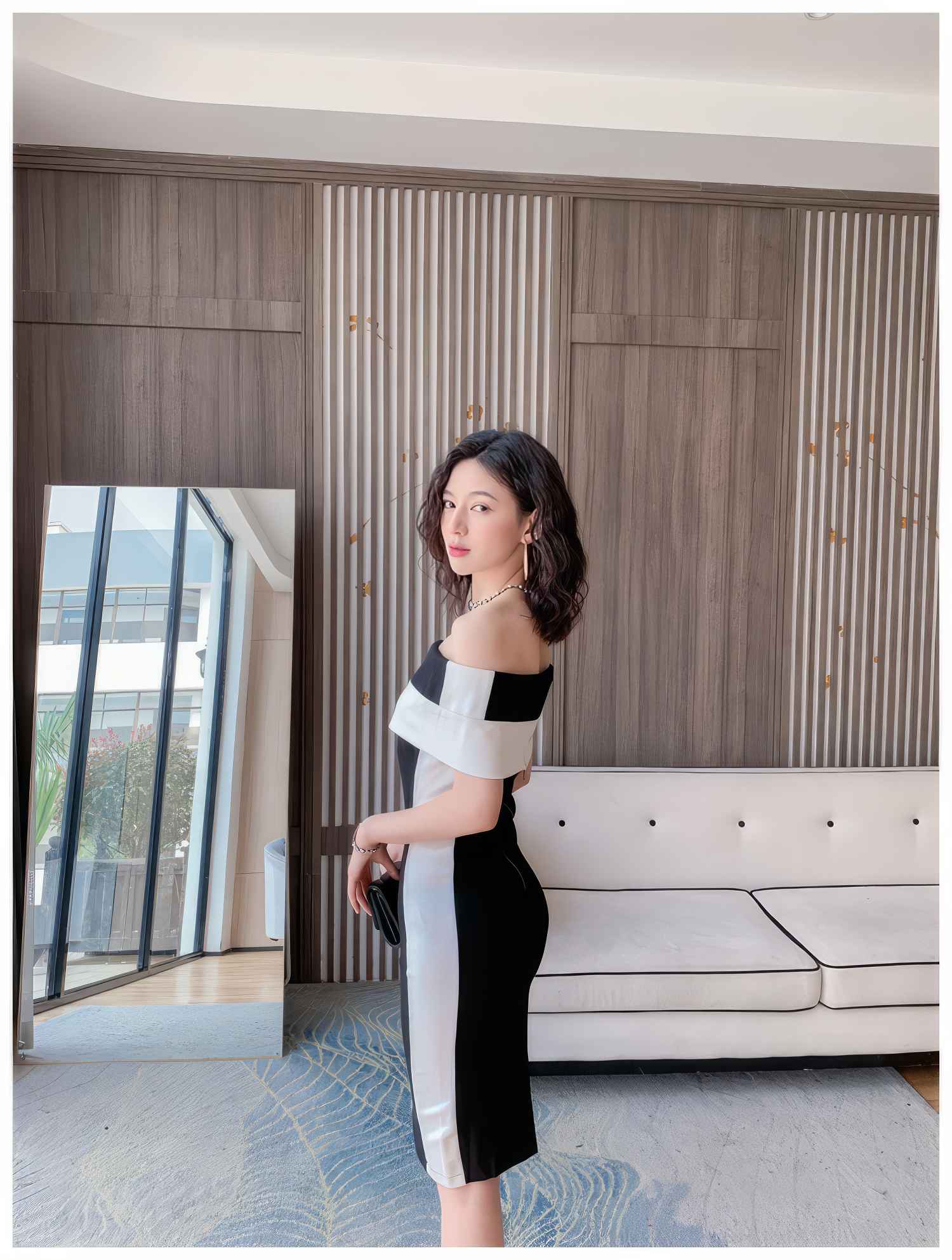 Chic Monochrome Midi dress