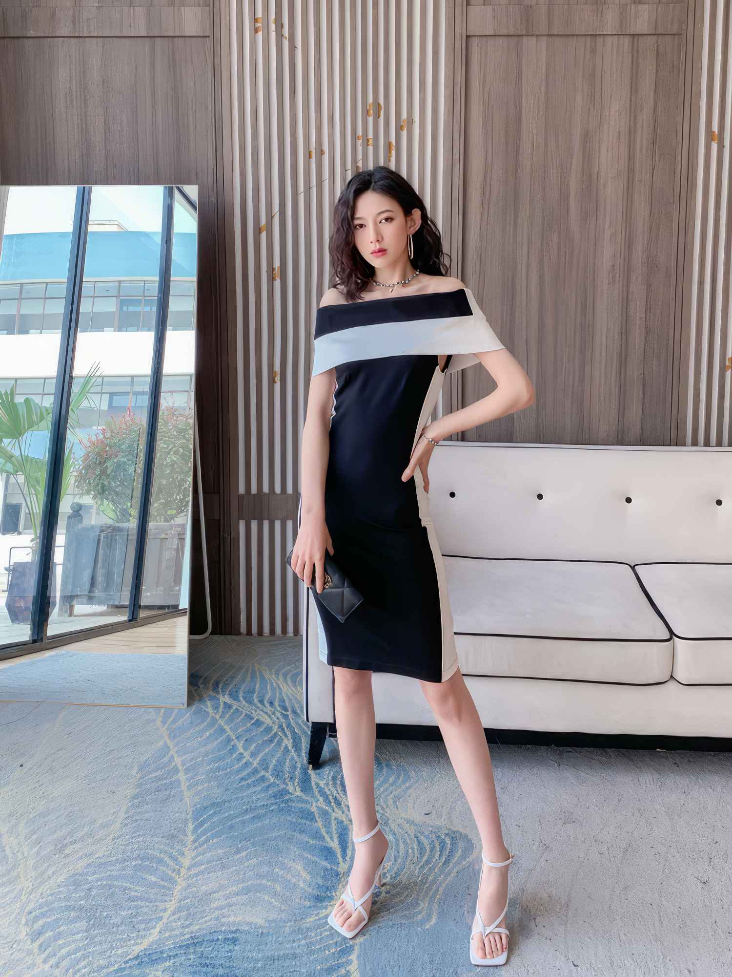 Chic Monochrome Midi dress S / Monochrome