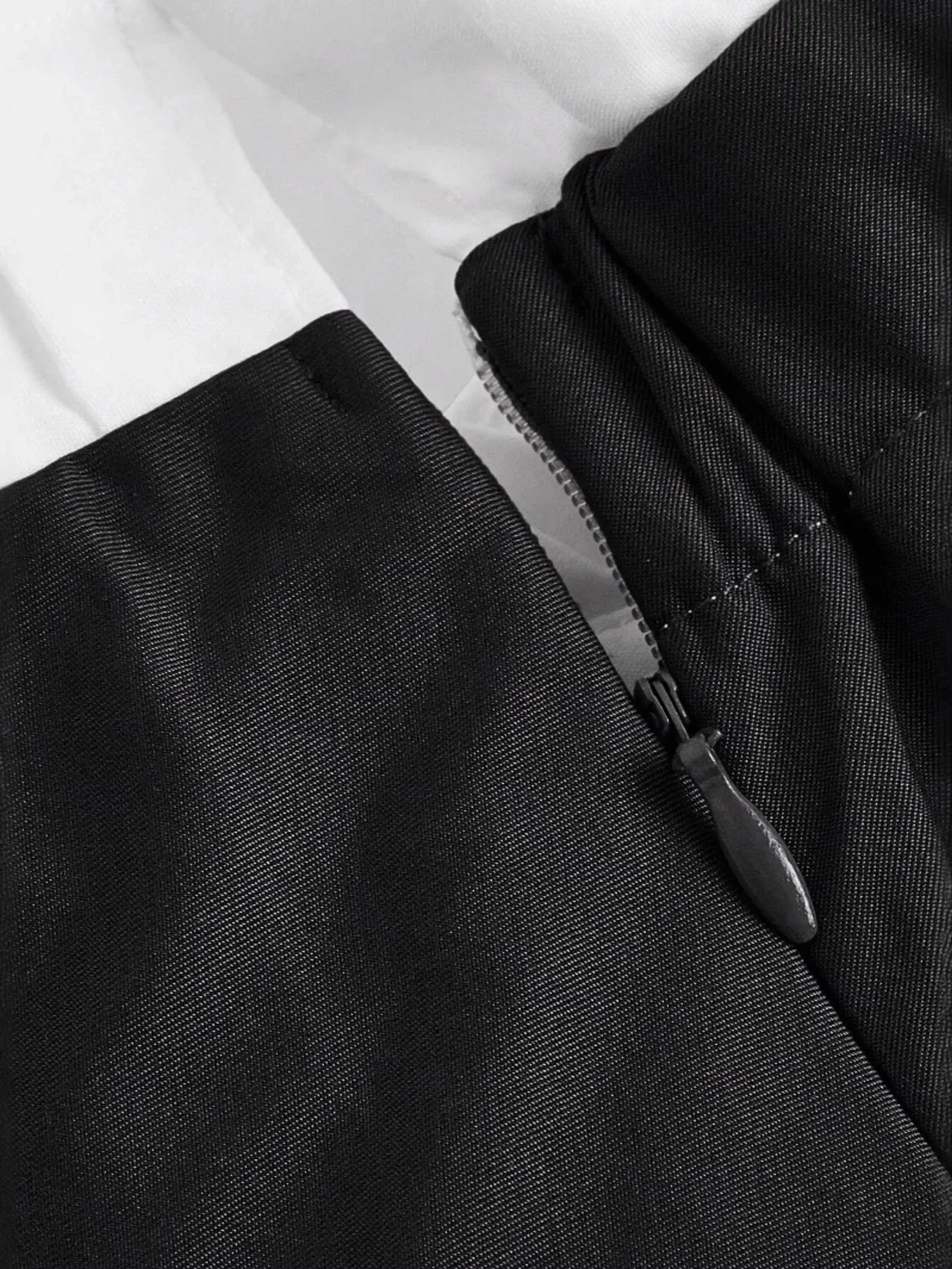 Contrast Pleated Mini Skirt