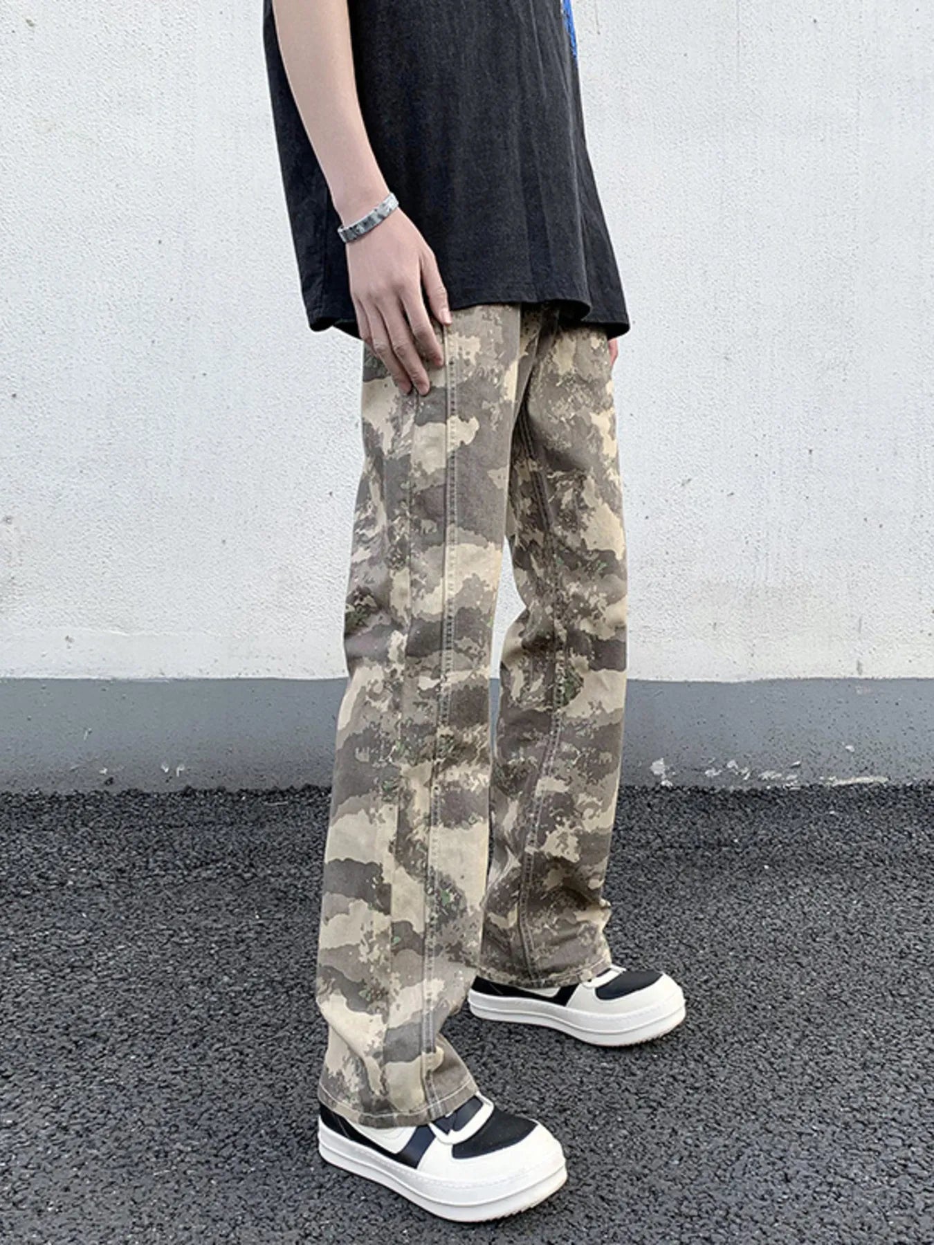 mens-camouflage-straight-leg-pants-03