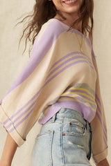 Top de manga tres cuartos con cuello redondo y rayas en contraste