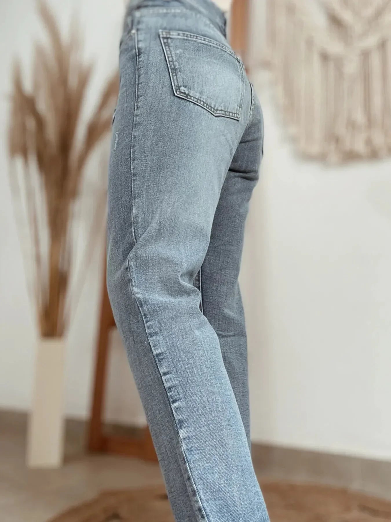 Distressed Ankle-length Straight Jeans