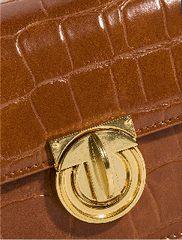 Elegant Crocodile Pattern Crossbody Flap Bag