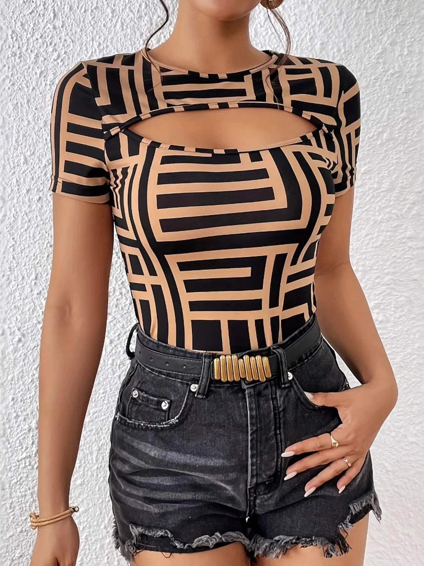Geometric Print Cutout Short Sleeve T-Shirt