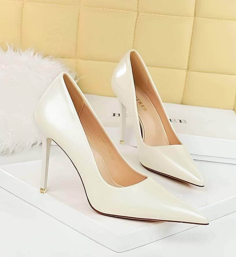 Glossy Finish Pointy Toe Court Heels
