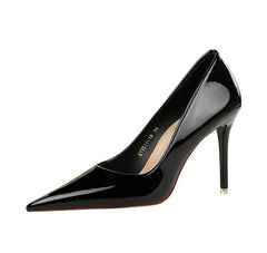 Glossy Finish Pointy Toe Court Heels EU 33 / Black / 7.5CM