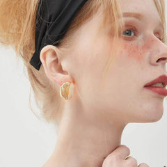 Gold Detailed Pearl SeaShell Stud Earrings