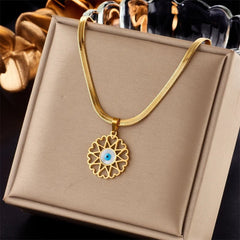 Heart Eye Shape Pendant Necklace N1908