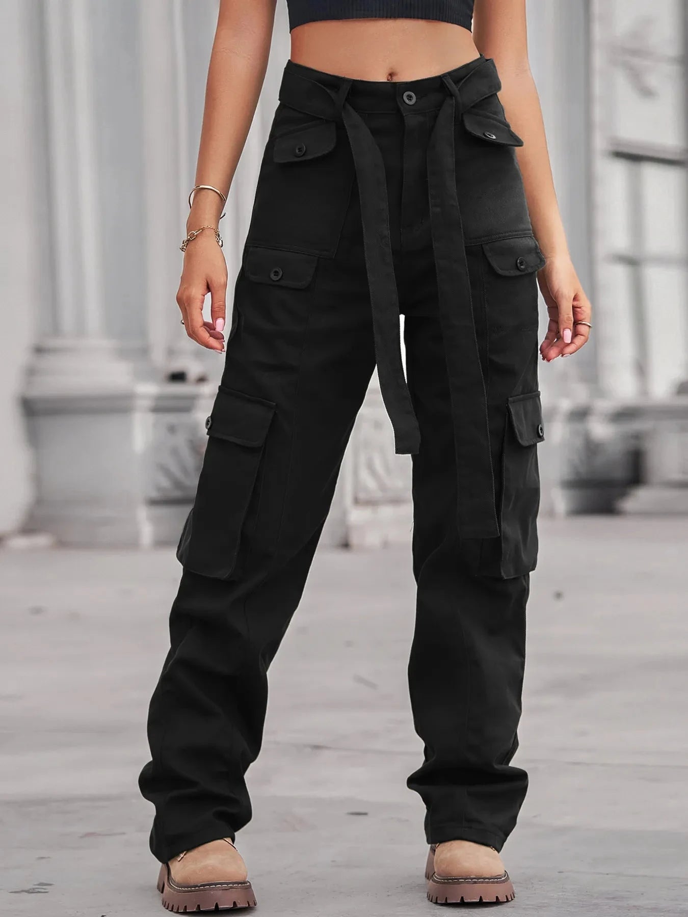 High-Waisted Multi-Pocket Cargo Jeans Black / S
